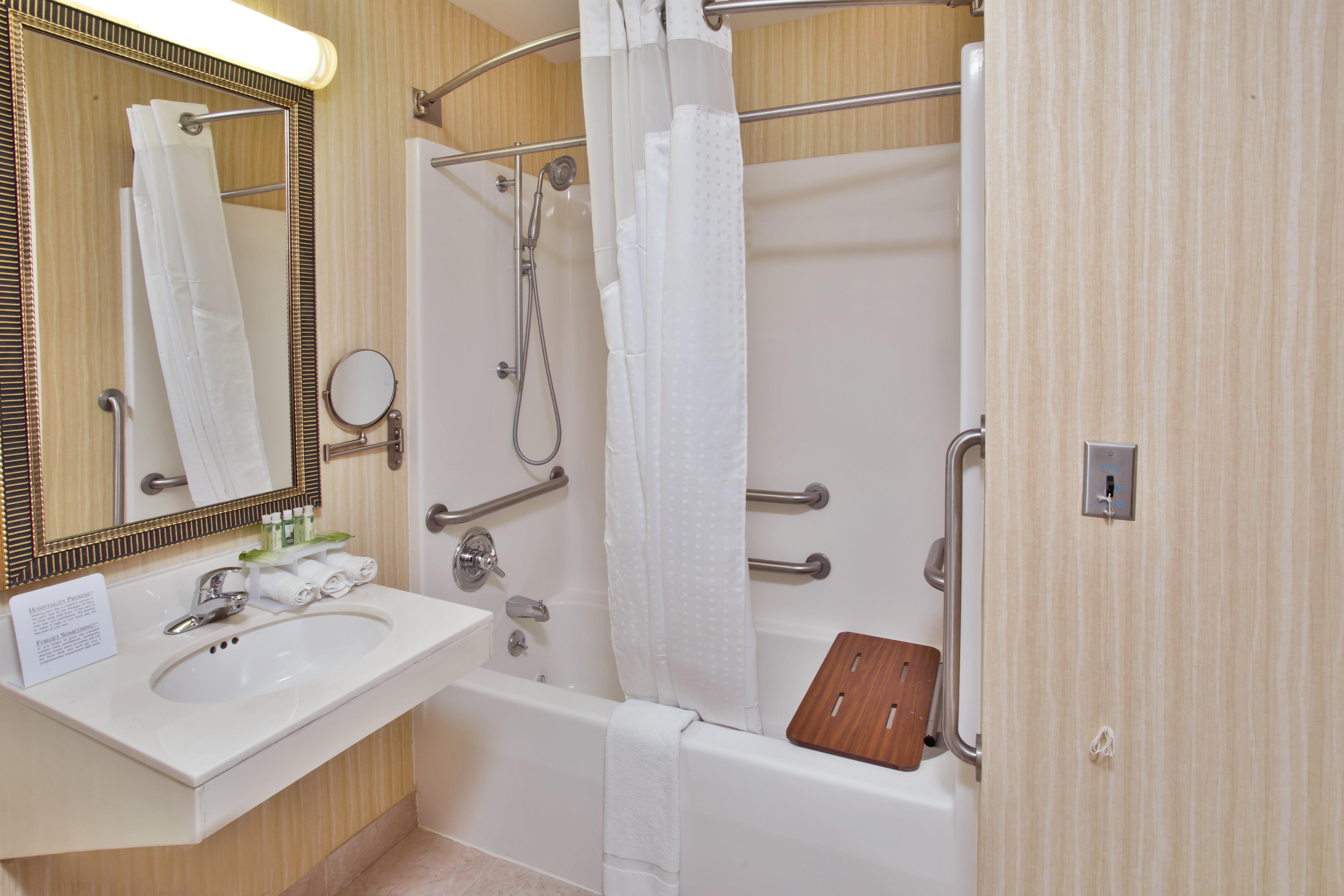 Holiday Inn Express Breaux Bridge By Ihg Henderson Exterior photo